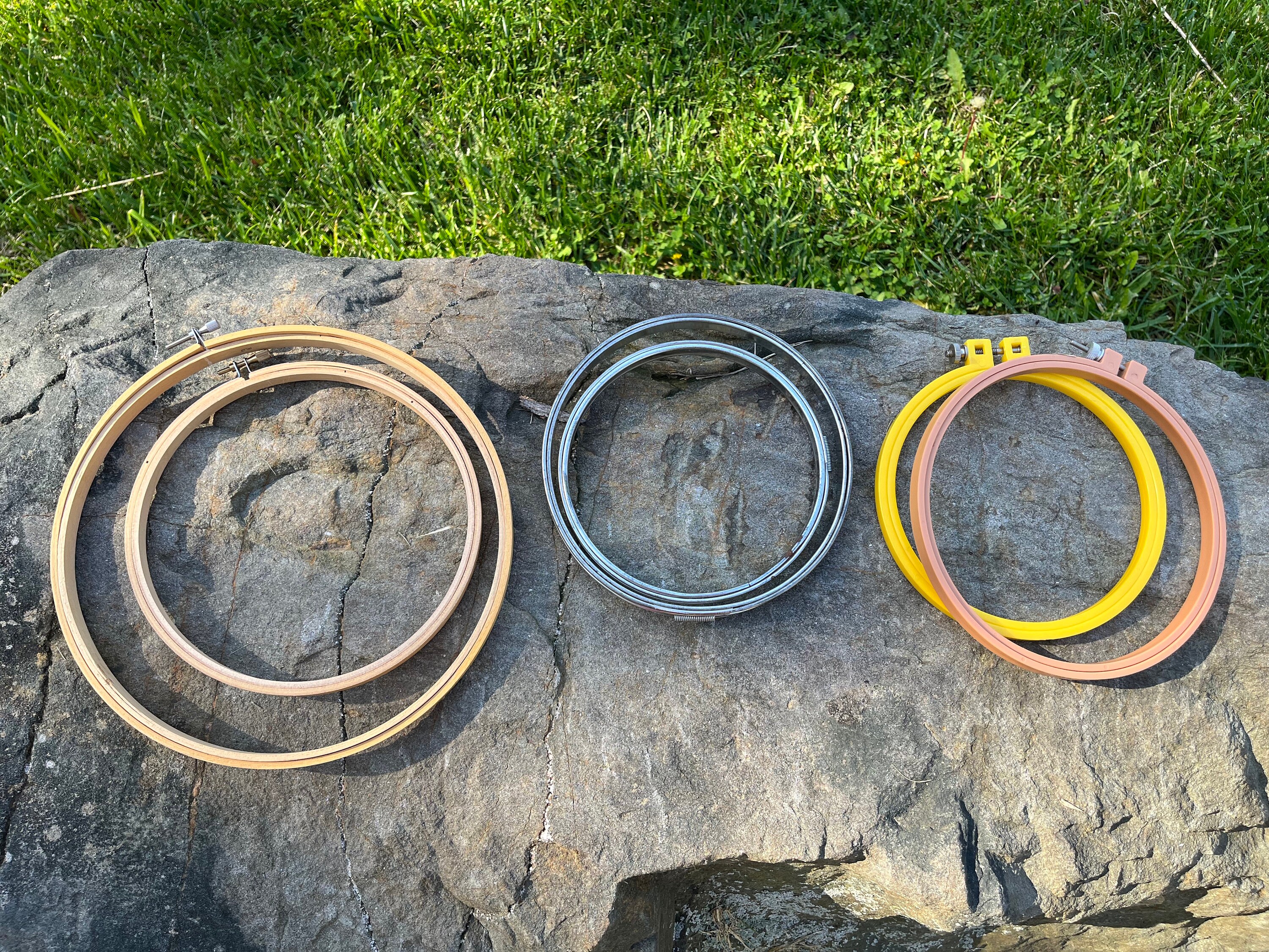 6 (total) Colored Vintage Embroidery Hoops | (2) Wood (2 6 (total) Colored Vintage Embroidery Hoops | (2) Wood (2