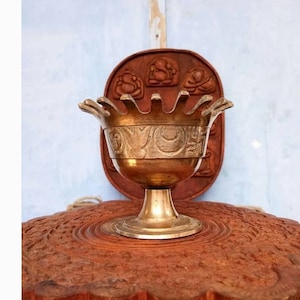 Lampe à huile Akhand Jyot en laiton rare antique avec symboles sacrés gravés | Vilakku traditionnel | Cuivre Diya Deepam | Décor de maison/temple religieux