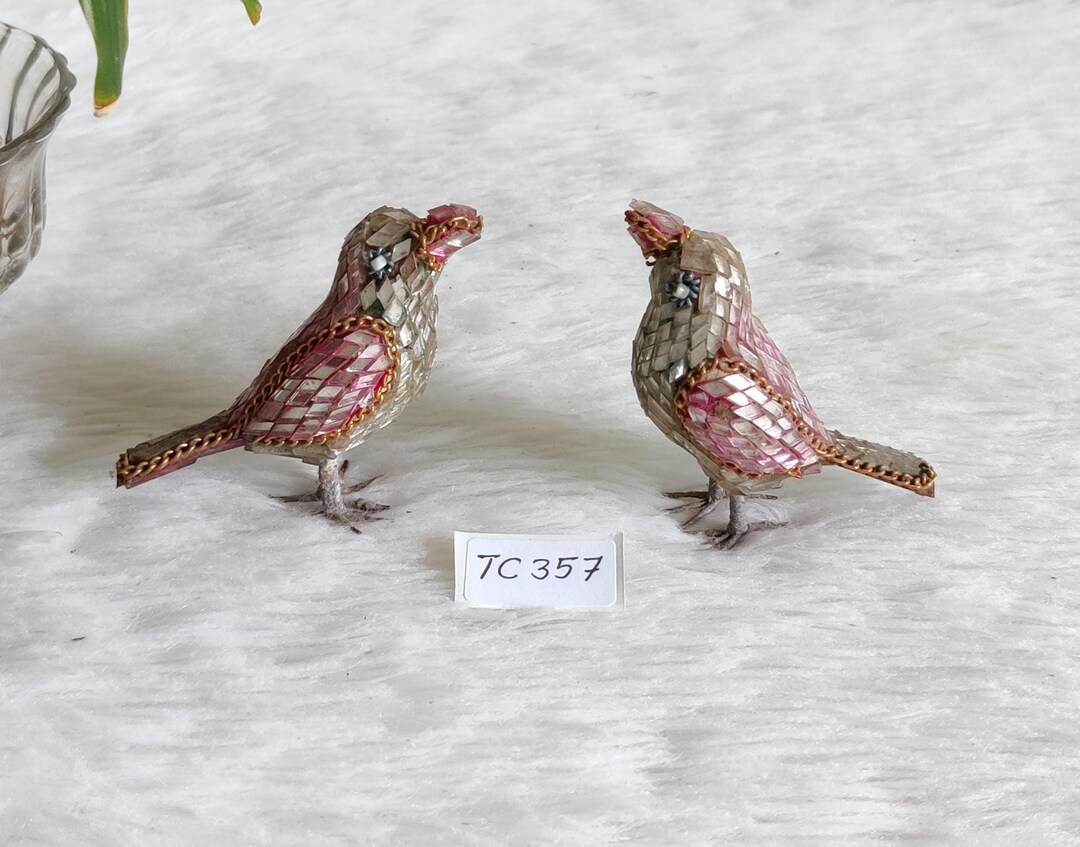 アンティークハンドメイド＆ペイントモザイクワークのスズメ像