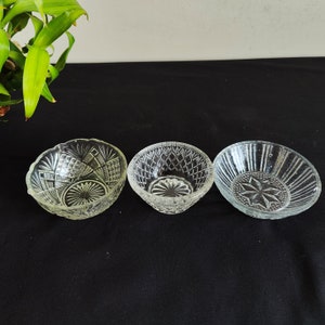 Vintage Glass Dessert / Fruit Bowls - Set of 3 | Crystal Clear Ice Cream Glass Bowls | Home Decor Glass Collectible | Vintage Glassware G721