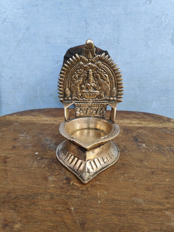 Antique Brass Gajalakshmi Oil Lamp Kamakshi Villakku Religious