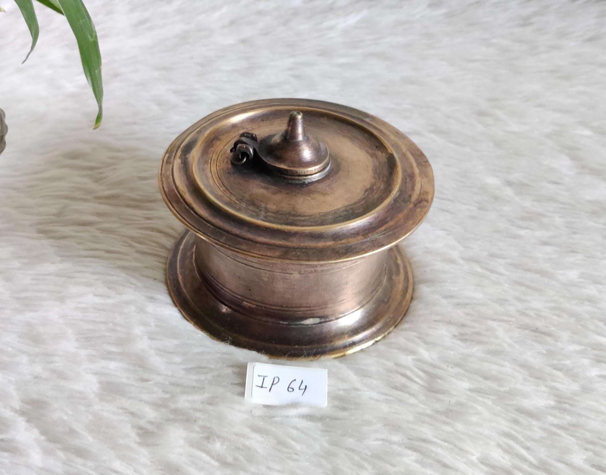 アンティーク真鍮インク壺 | コレクター向け文房具アクセサリー