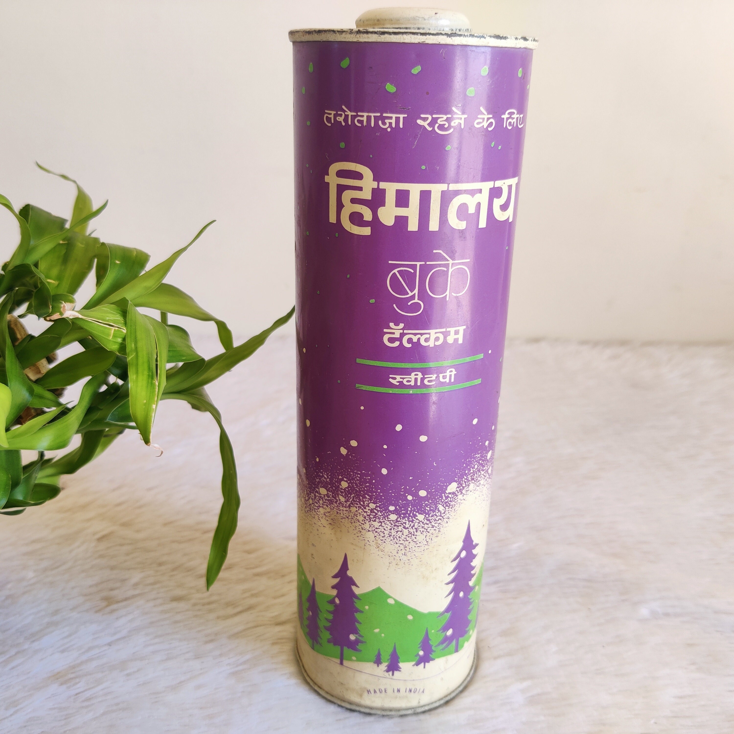 Vintage Himalaya Bouquet Talcum Powder Sweetpea Advertising Tin