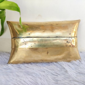 Borsa a cuscino in ottone vintage / borsa a cuscino in revival vittoriano / pochette in ottone antico / borsa in ottone raro vintage utilizzata dalle signore della famiglia reale
