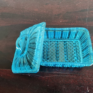 Portagioie vintage in vetro blu con coperchio, portagioie in vetro, burro in vetro, piatto in vetro con coperchio, vetreria decorativa per la casa Giappone G941