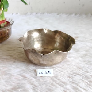 Antyczna, rzadka, brązowa misa z zawijasami | Ręcznie rzeźbiona brązowa misa | Solidna i wytrzymała misa | Metalowa misa Bell | Wystrój kuchni | Retro Boho Old ME493