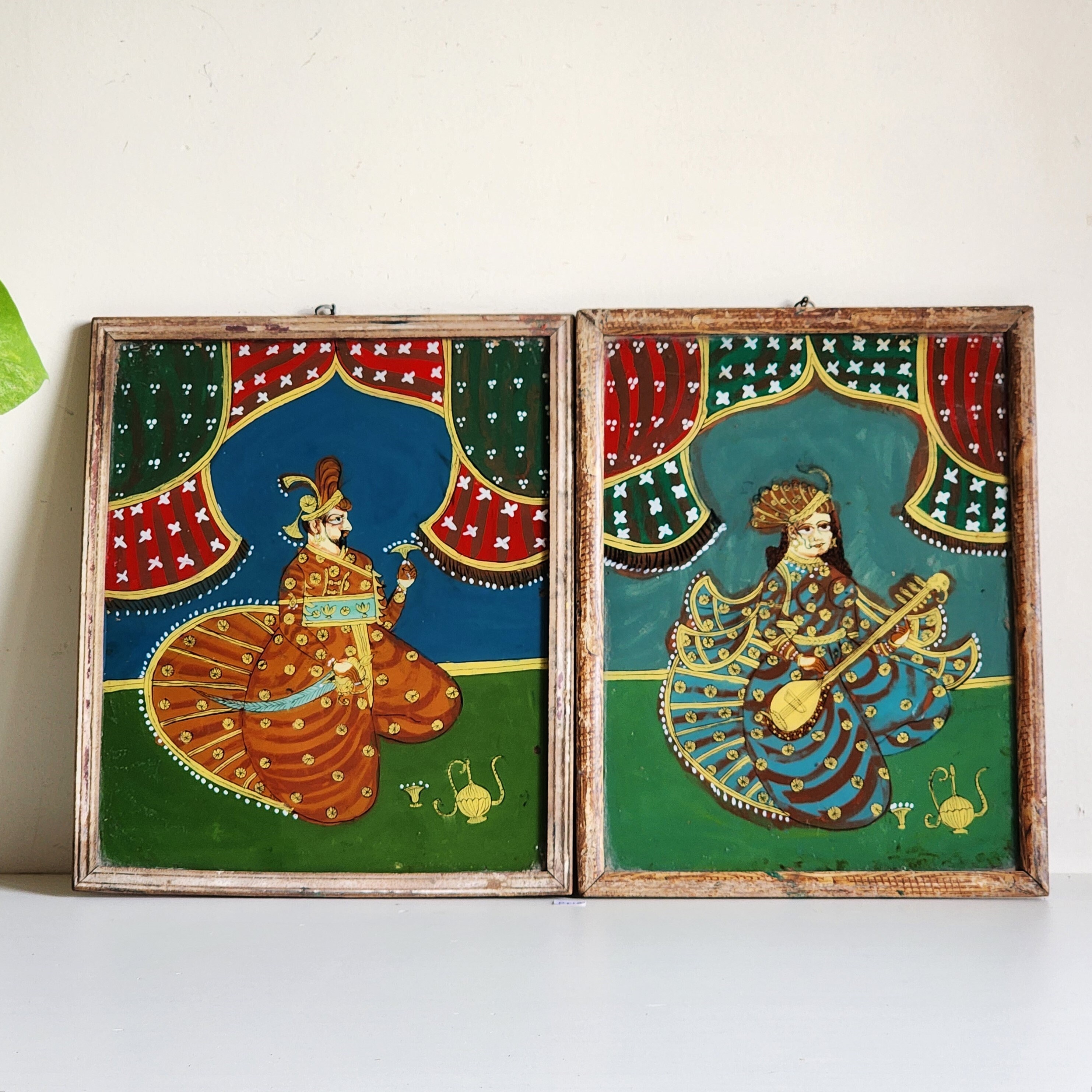 Vintage Painted Wood Pot From Kullu - Ca 1950's Vintage Painted Wood Pot From Kullu - Ca 1950's
