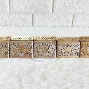Caja rectangular de latón antiguo tallada a mano con diseño floral y rejilla (5 unidades) / Caja para baratijas / Caja para frutos secos / Caja para polvos / Caja para pastillas / Caja para kumkum / Decoración del hogar ML597