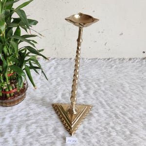 Antique Brass 4 Wicks Oil Lamp | Traditional Vilakku | Diwali Diya Lamp | Spiritual Diya for Temple & Pooja Decor | Indian Candle Lamp ME327