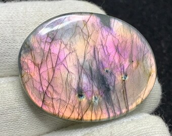 Mooie topkwaliteit natuurlijke roze vuur/multi paars LABRADORITE ovale cabochon losse edelsteen voor hanger/sieraden 28x36x6mm 65 Cts