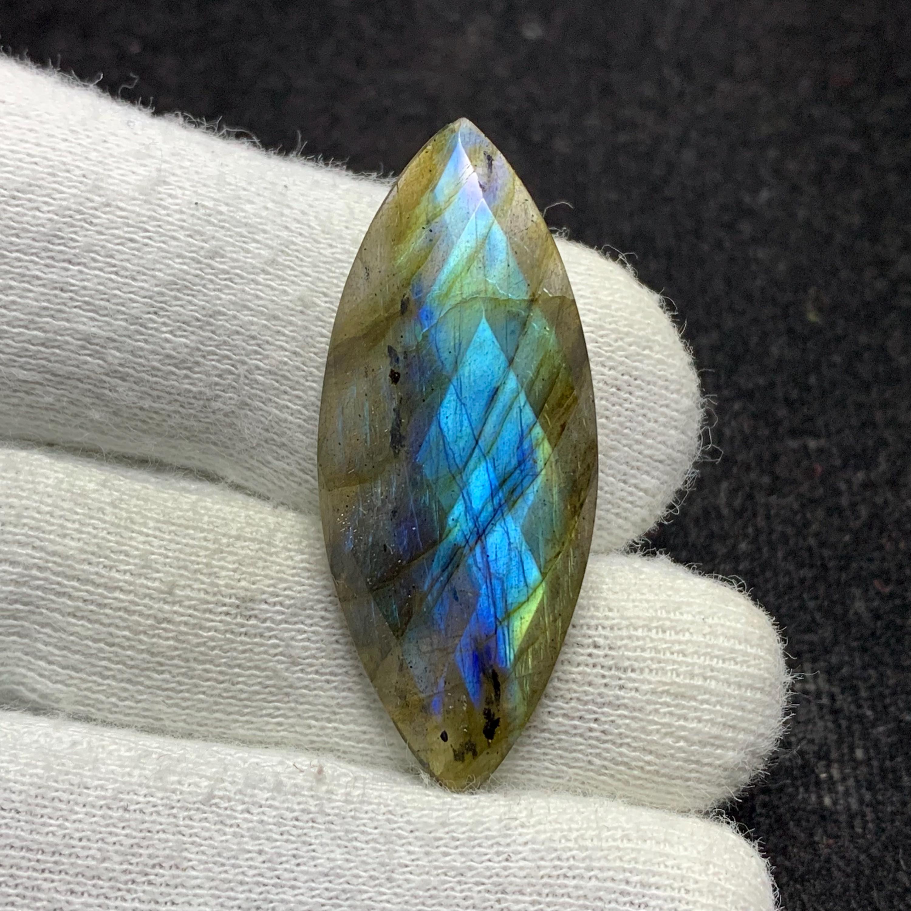 天然マルチファイア/マルチラブラドライト マーキーズカット
