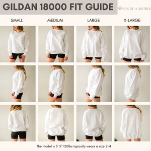 K&ouml;nnte beinhalten: Ein wei&szlig;es Gildan 18000 Sweatshirt in vier verschiedenen Gr&ouml;&szlig;en: klein, mittel, gro&szlig; und extra gro&szlig;. Das Model ist 1,65 m gro&szlig; und wiegt 54 kg und tr&auml;gt normalerweise Gr&ouml;&szlig;e 36-38.