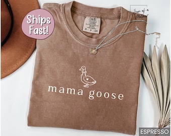 Pregnancy Announcement Shirt Mom Goose Baby Reveal T-Shirt Cute Pregnancy Shirt Pregnant Shirt Mom to Be Tshirt New Mom Shirt New Mama Shirt