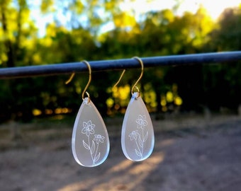 Birth Flower Earrings, Engraved Birth Month Earrings, Acrylic Flower Earrings, Birthday and Christmas Gift For Her