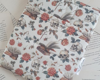 Kindle Sleeve Skull Books