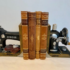 Vintage style singer sewing machine bookends book tidy book shelf