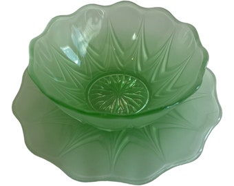 Set of 4 vintage retro 1960s green textured glass desert bowls with plates ice cream sundae bowls trifle bowls seafood bowls