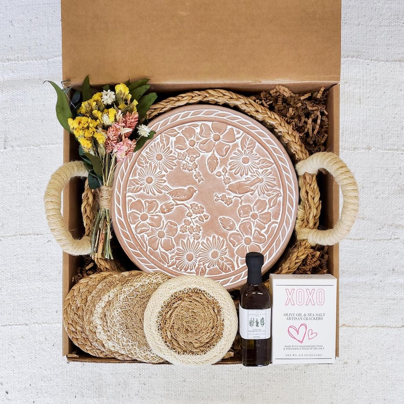 Birth Flower Birthday Gift Box Birthday Present Gift For Best Friend Bday Flower Birthday Ideas Tortilla Bread Warmer Basket [GB-RD-Oil-XO] Garden RD-XOXO