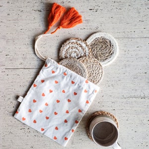 Drink Coaster Gift Set - Round Handwoven Natural Drink Coaster with Heart pouch, Set of 4, Jute, Seagrass, Wicker, Heat Resistant, 4inch