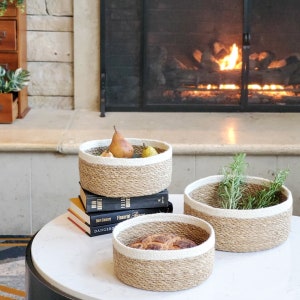 Handmade Wicker Storage Basket Bowl Handwoven Storage Bin Round Basket Fruit Bread Basket Farmhouse Home Organizer [Set of 3]
