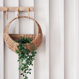 Handmade Woven Wall Basket Planter Wicker Wall Hanging Storage Basket Farmhouse Home Decor Door Basket [Savar Wall Hanging Basket]