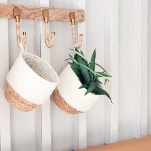 Handwoven Wall Hanging Basket Planter • Wicker Storage Basket Bin, Farmhouse Home Decor Door Basket [Single Amari Loop Bin Natural]