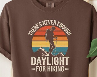 Retro Wander-T-Shirt: Outdoor-Begeisterte Kleidung