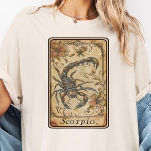 Vintage Skorpion Tarot Karte T-Shirt, Skorpion Sternzeichen TShirt, Astrologie Geschenk Shirt, Retro Skorpion Grafik T-Shirt, Horoskop Liebhaber Bekleidung