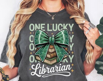 Lucky Librarian St Patricks Day T-Shirt, Shamrock Book Lover Top