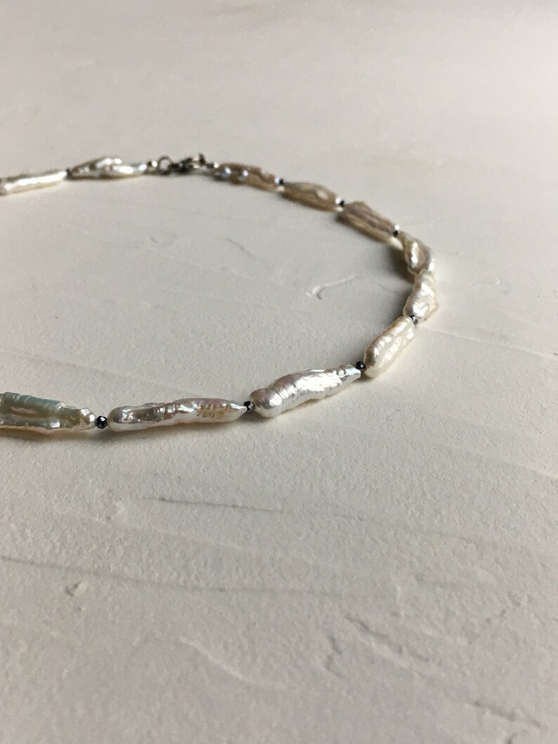 Chain necklace Mother of Pearl Pearl biwa Choker necklace Horn necklace Crescent moon necklace