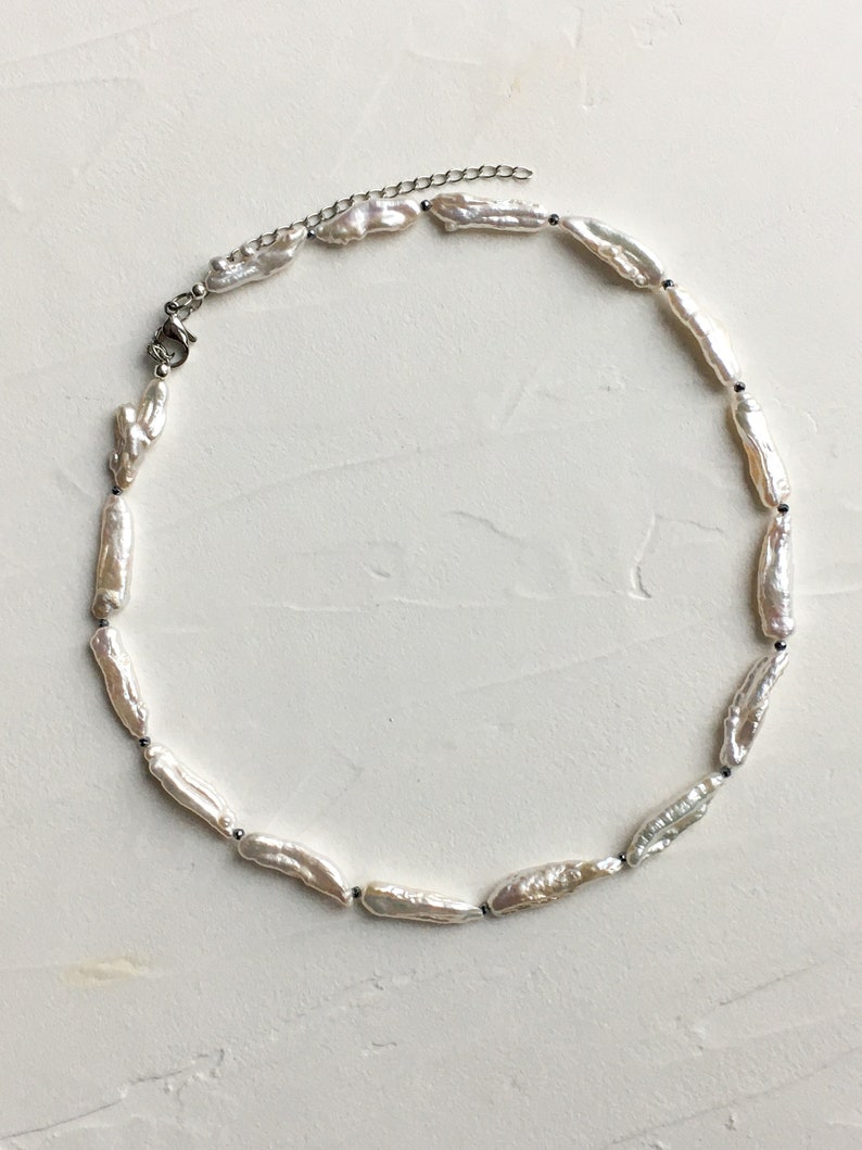 Chain necklace Mother of Pearl Pearl biwa Choker necklace Horn necklace Crescent moon necklace