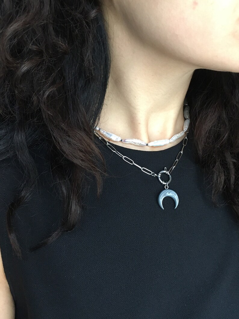 Chain necklace Mother of Pearl Pearl biwa Choker necklace Horn necklace Crescent moon necklace