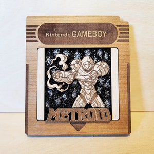4.5 inch Metroid Samus Wood Holographic GameBoy Cartridge (Doesn&#39;t Function)