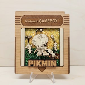 Pikmin 4.5 inch Wood Holographic GameBoy Cartridge (Doesn&#39;t Function)