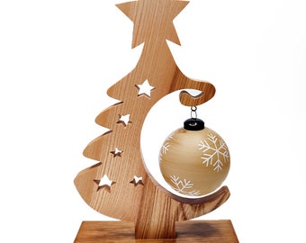 Sapin De Noël En Bois Avec Sa Boule