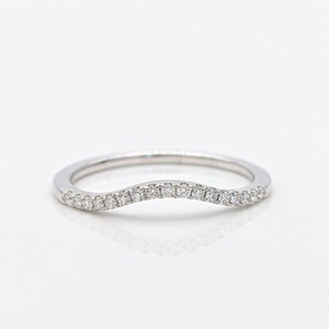 Elegante gebogen diamanten trouwring in 14k massief wit, geel en roségoud | Contourband | Stapelband | Ringverbeteraar | Accentbandje