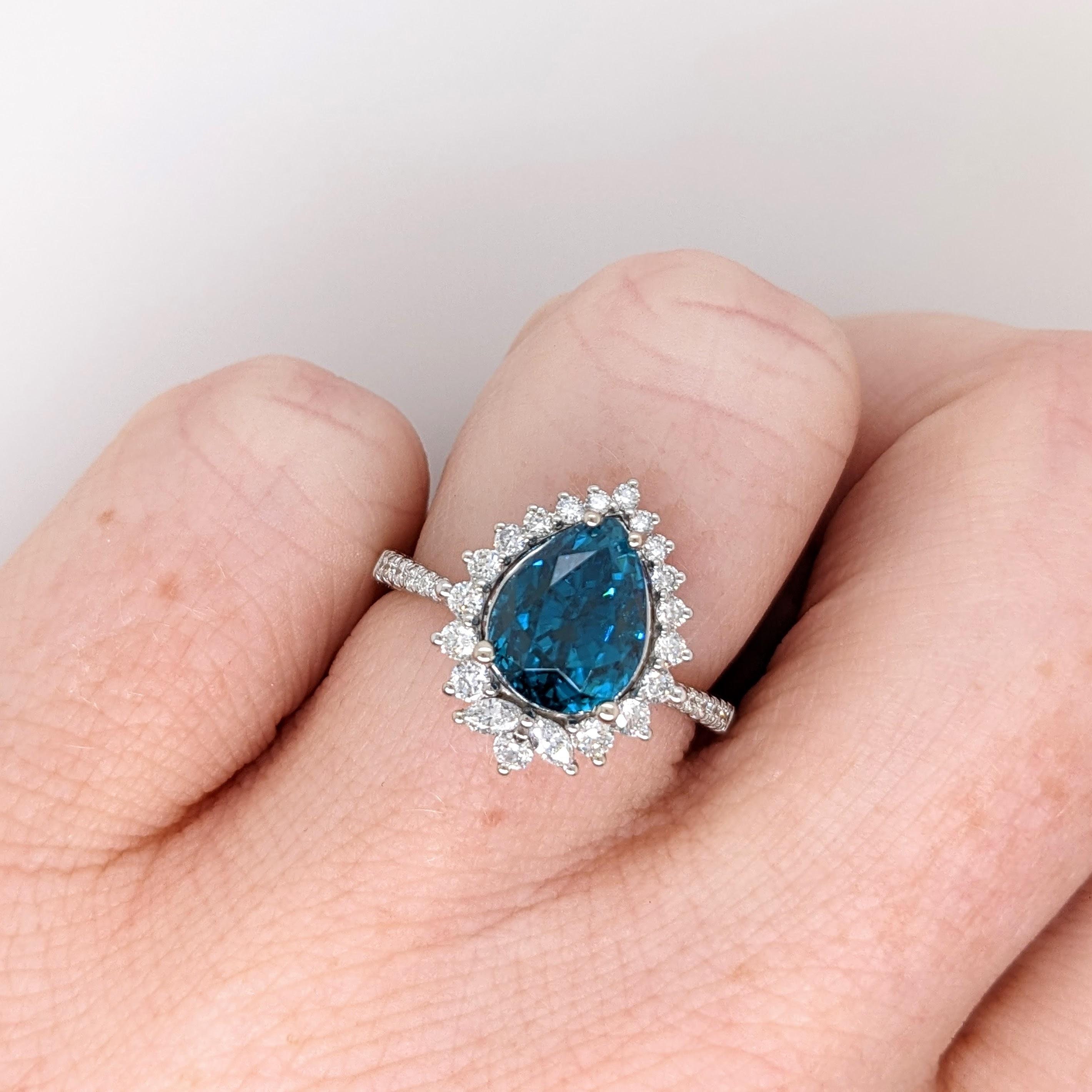 上品なブルージルコンリング（天然ダイヤモンド付き、14Kホワイト