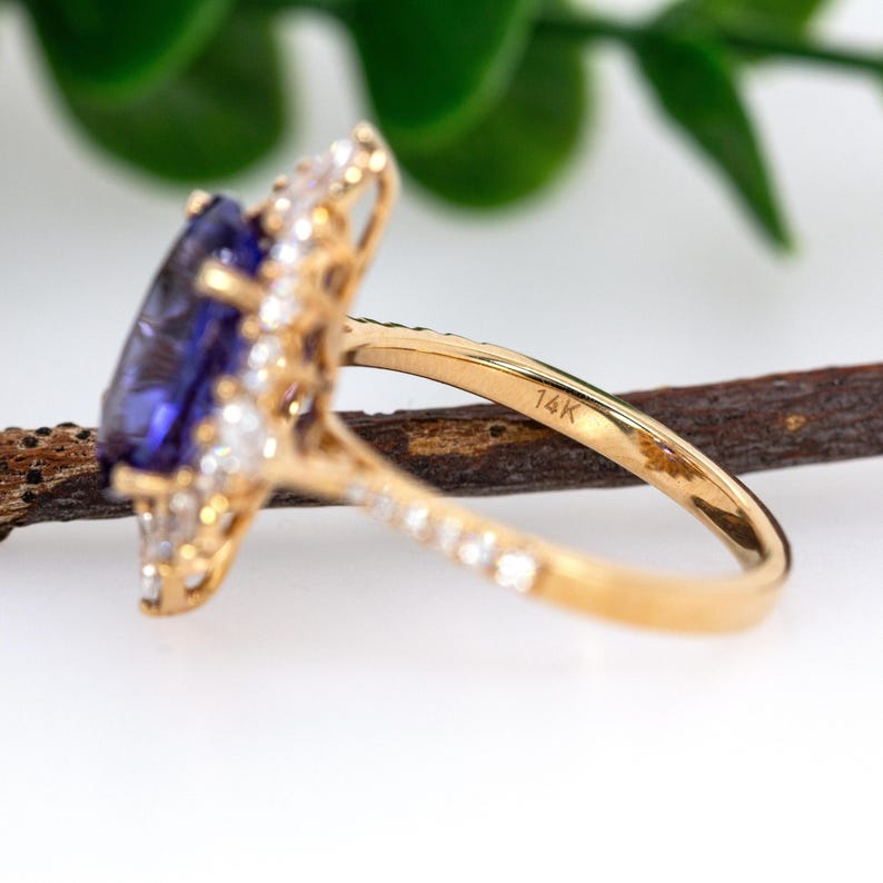 Royal Elegance - 3.7cts Tanzanite and Natural Diamonds 14k Gold Ring
