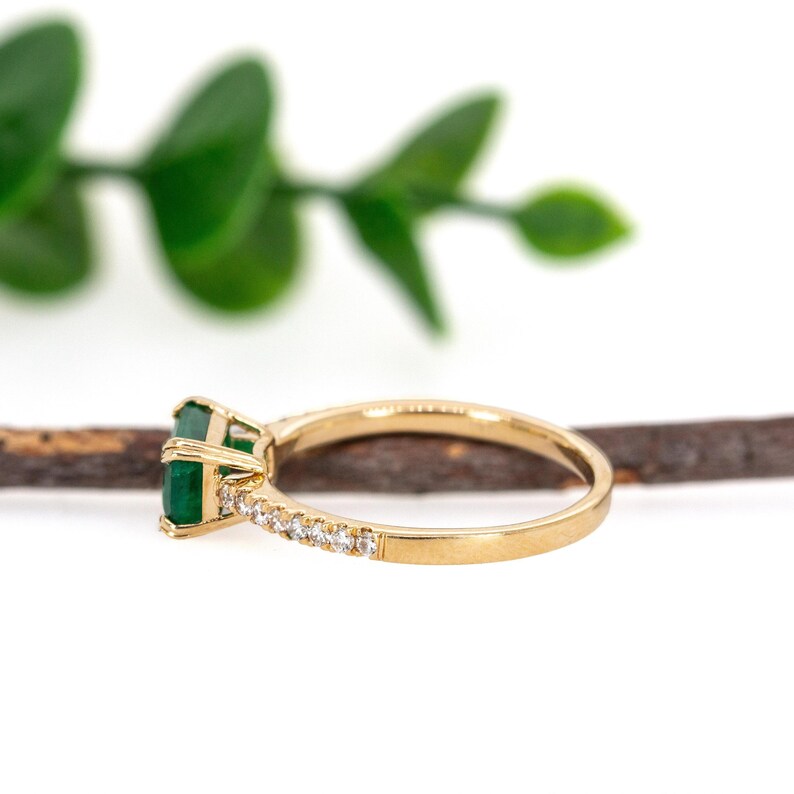 2.2cts Colombian Emerald Ring W Pave Diamond Shank in 14k Solid Gold | Em 7x5mm