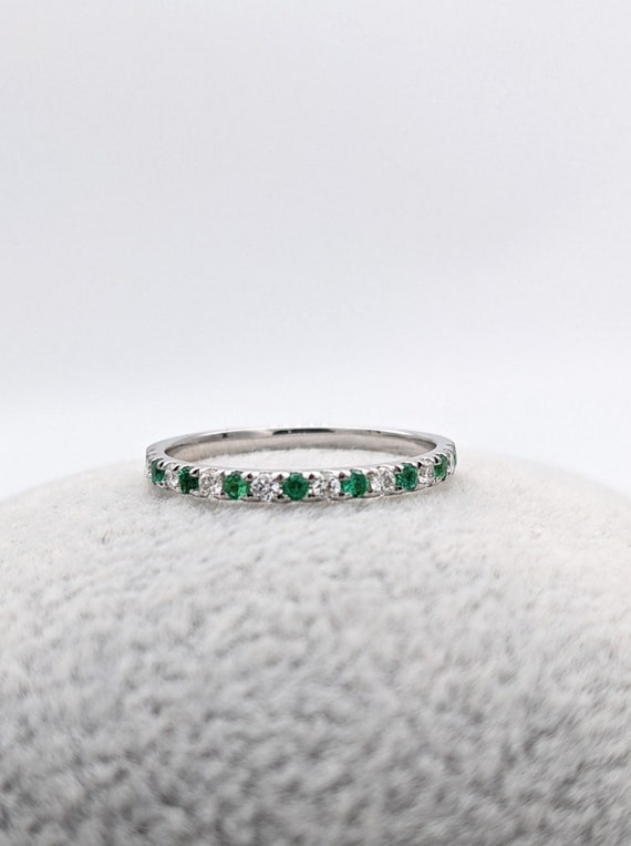 14k White Gold Emerald & Diamond Wedding Band (May) 14k White Gold Emerald & Diamond Wedding Band (May)
