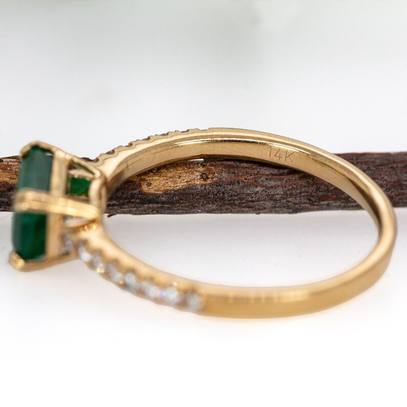 2.2cts Colombian Emerald Ring W Pave Diamond Shank in 14k Solid Gold | Em 7x5mm