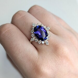Royal Elegance - 3.7cts Tanzanite and Natural Diamonds 14k Gold Ring