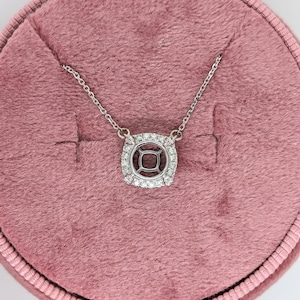 Diamant Halo Anhänger Semi-Mount aus massivem 14k Gold | Runde Form Krappenfassung | Natürliche Diamant Akzente | 14k Gold Kette | Individualisierbar
