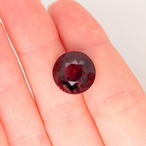 Natural Round Brilliant Cut Red Garnet – Calibrated Loose Faceted Gemstone