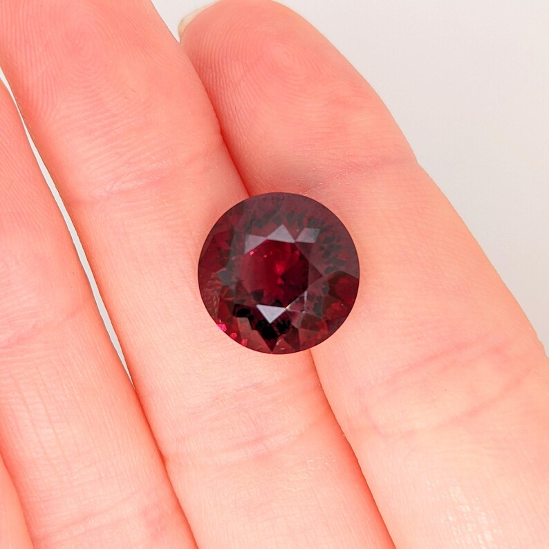 Natural Round Brilliant Cut Red Garnet – Calibrated Loose Faceted Gemstone