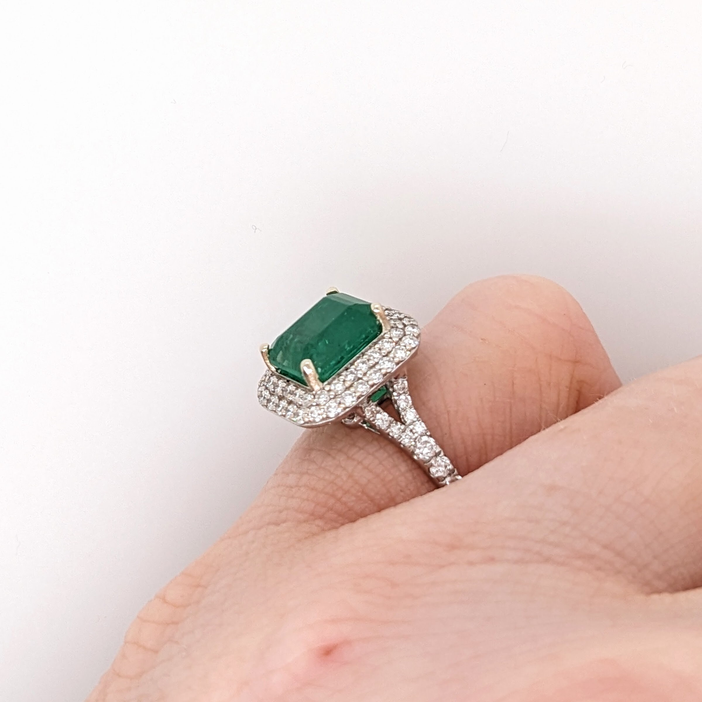 14K(ホワイトゴールド)刻印 エメラルド風 ダイヤ取巻 ヴィンテージ