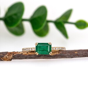 2.2cts Colombian Emerald Ring W Pave Diamond Shank in 14k Solid Gold | Em 7x5mm