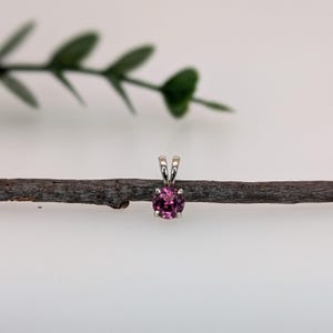 Solitaire Rhodolite Pendant W Rabbit Bail in Solid 14k White Gold | Rd 5mm