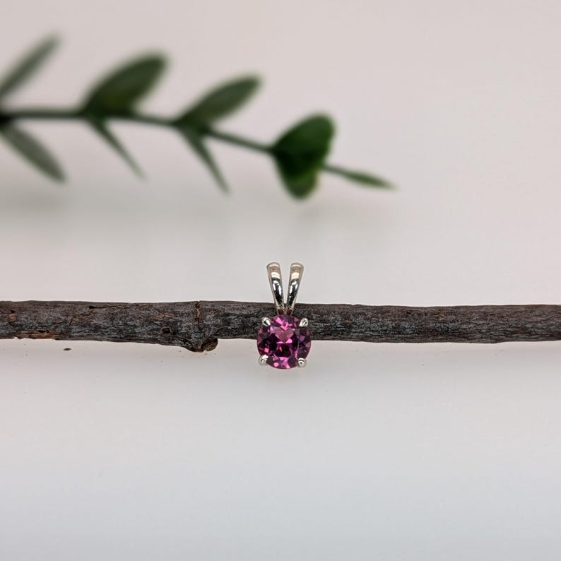 Solitaire Rhodolite Pendant W Rabbit Bail in Solid 14k White Gold | Rd 5mm
