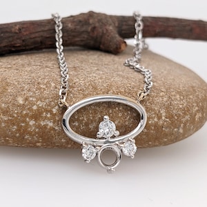 Schöner ovaler Anhänger aus 14k Gold | Runde Form Krappenfassung | Natürliche Diamant Akzente | 14k Gold Kette | Individualisierbar